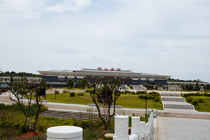 滬昆高鐵韶山南站站前廣場(chǎng)、站前路（K1+400～K2+060）